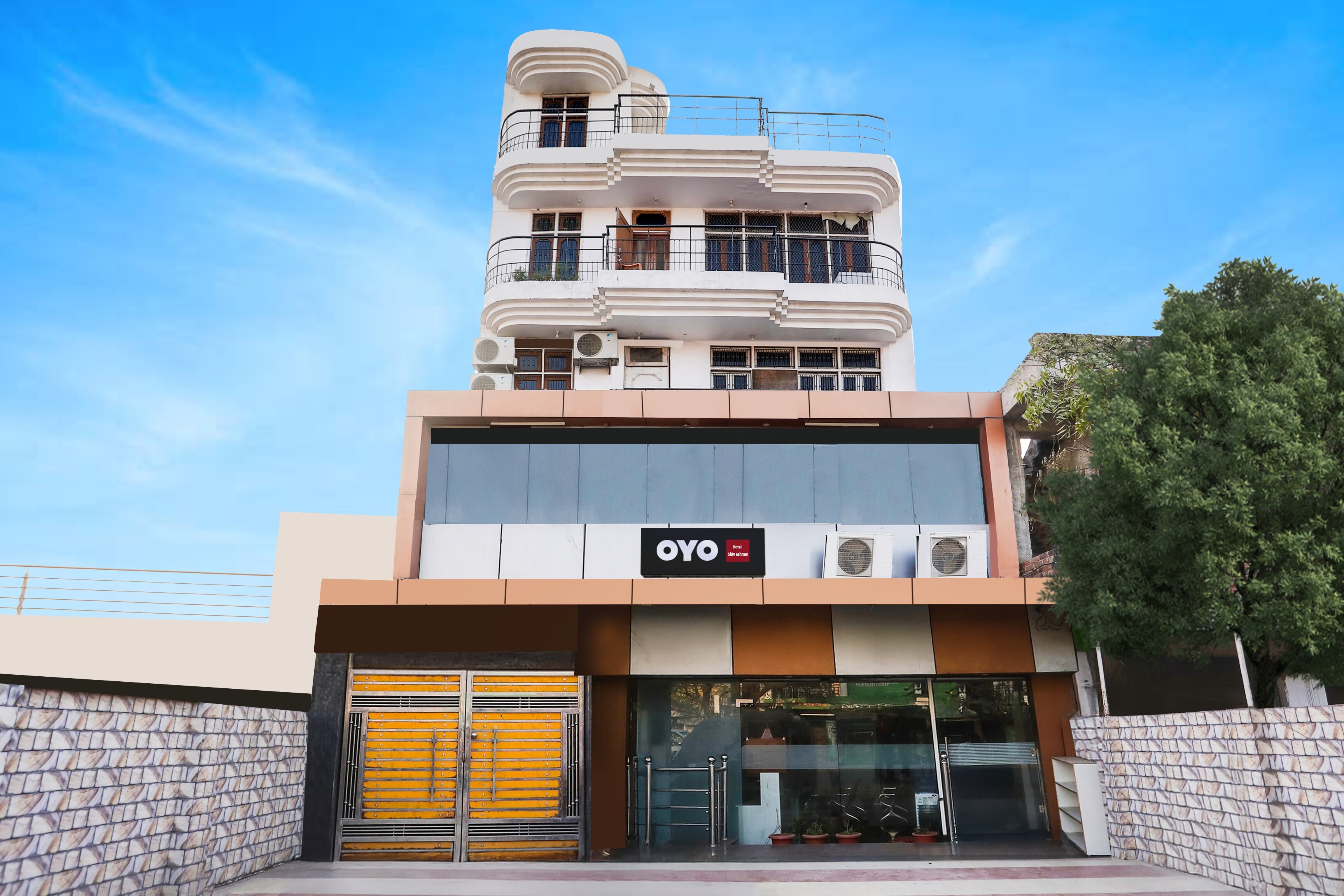 Hotel O VIVEK GRAND - Tap to explore photos
