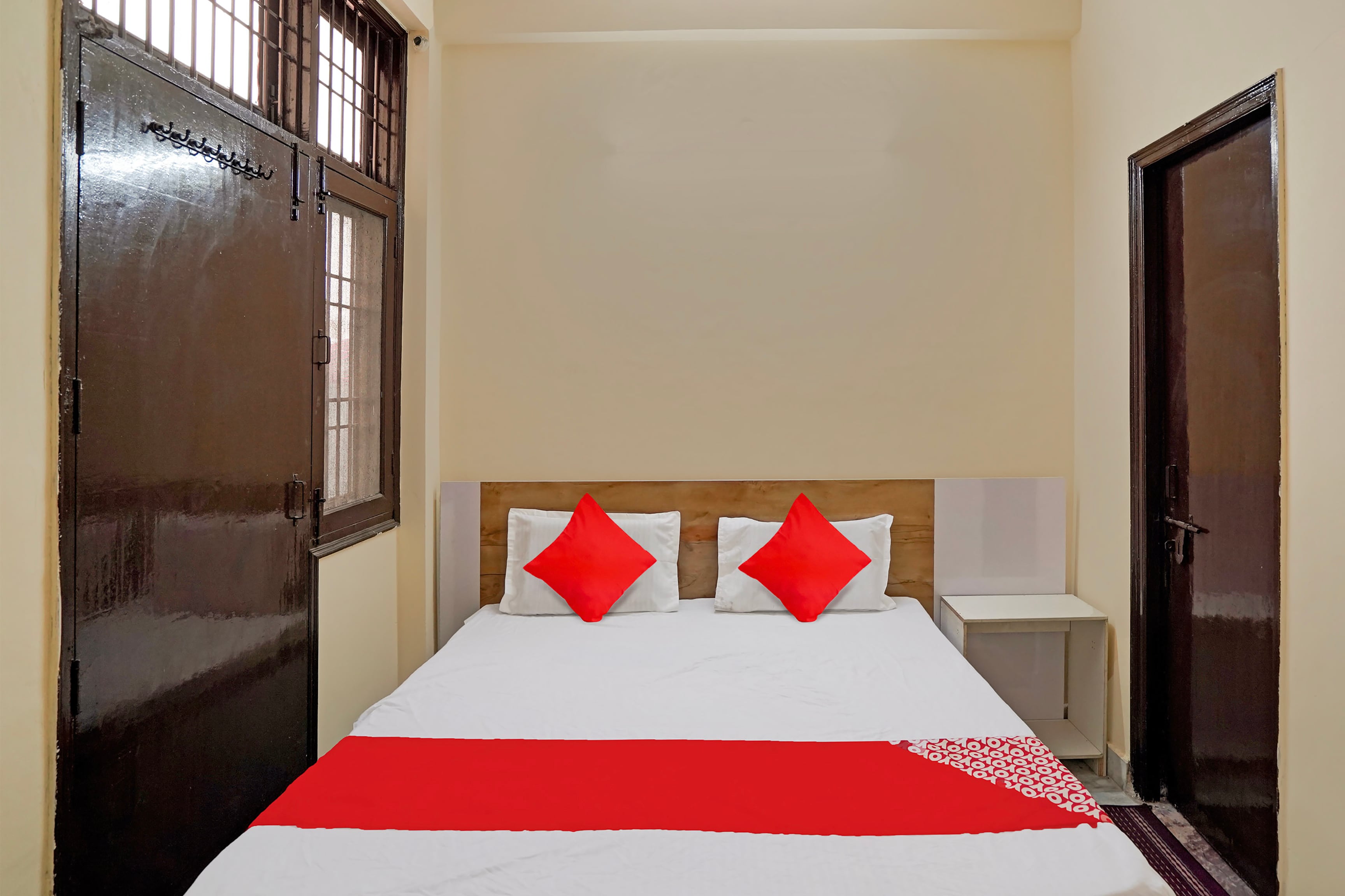 Hotel O The Pacific Hotel Parade Ground - Tap to explore photos