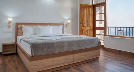 Thapa Farms, Koti (Kufri-Chail Road) Room Type - Suite