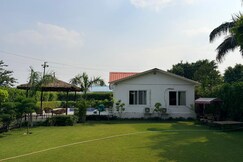 Arth Velly Farm - Private Pool Villa & Luxury Stay