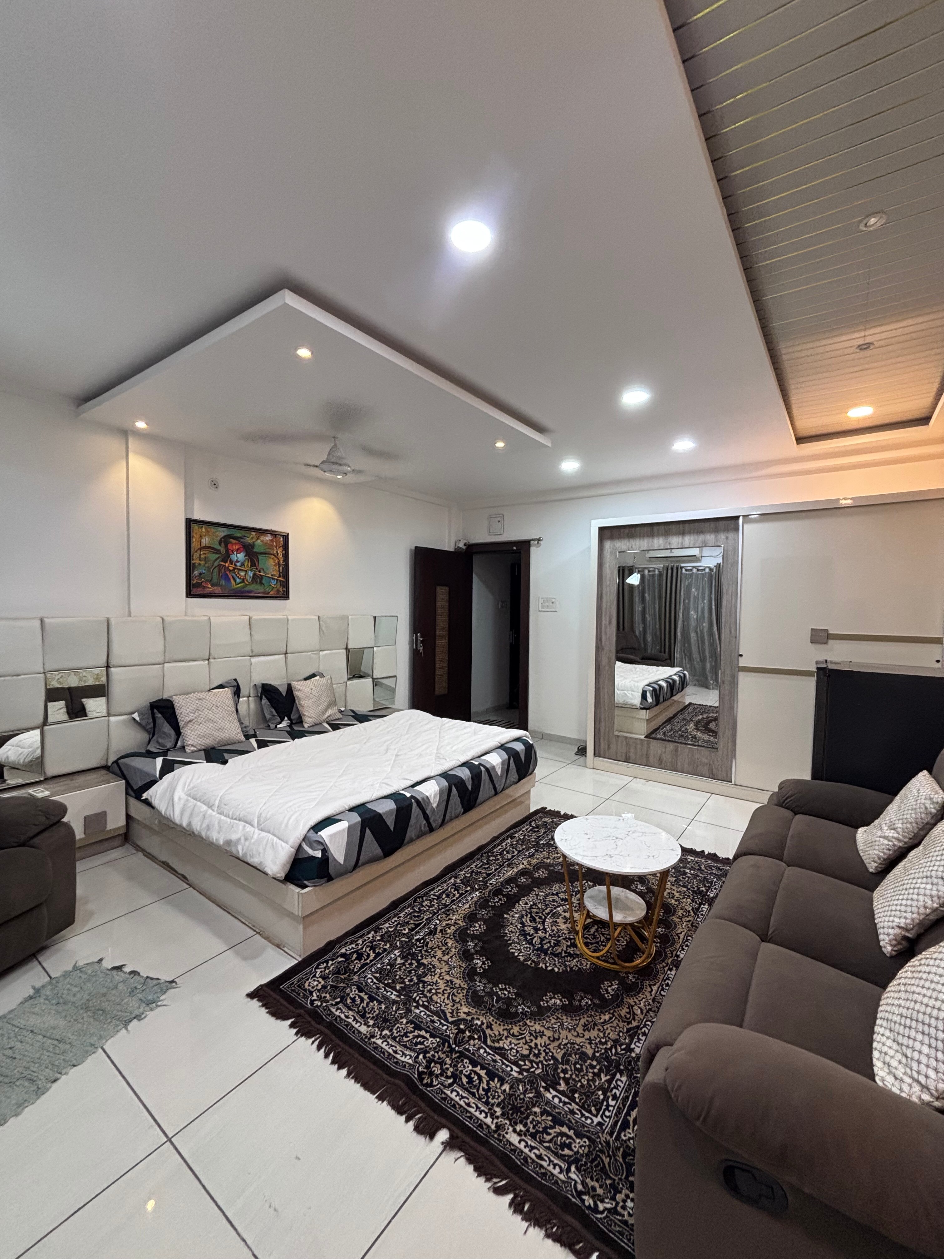 Spacious Luxury RK | Fully Equipped Cozy - Tap to explore photos