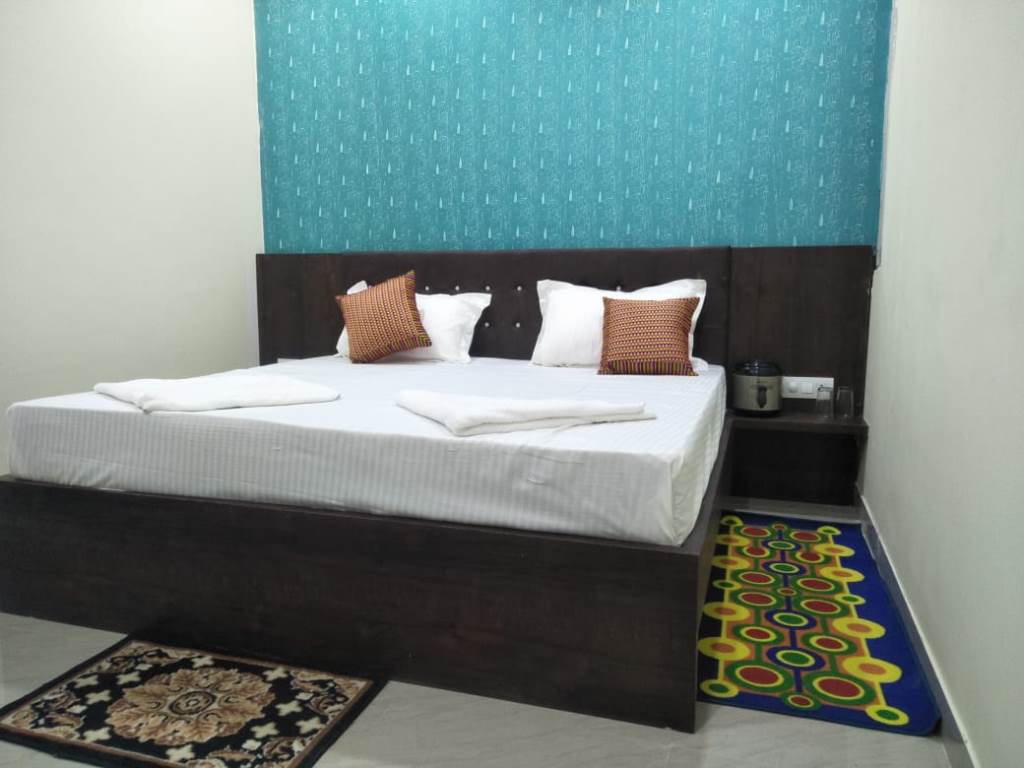 Hotel Kanak - Tap to explore photos