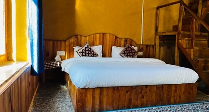 APPLE TREE Room Type - Double Occupancy Cotttage With Balcony - Valley View