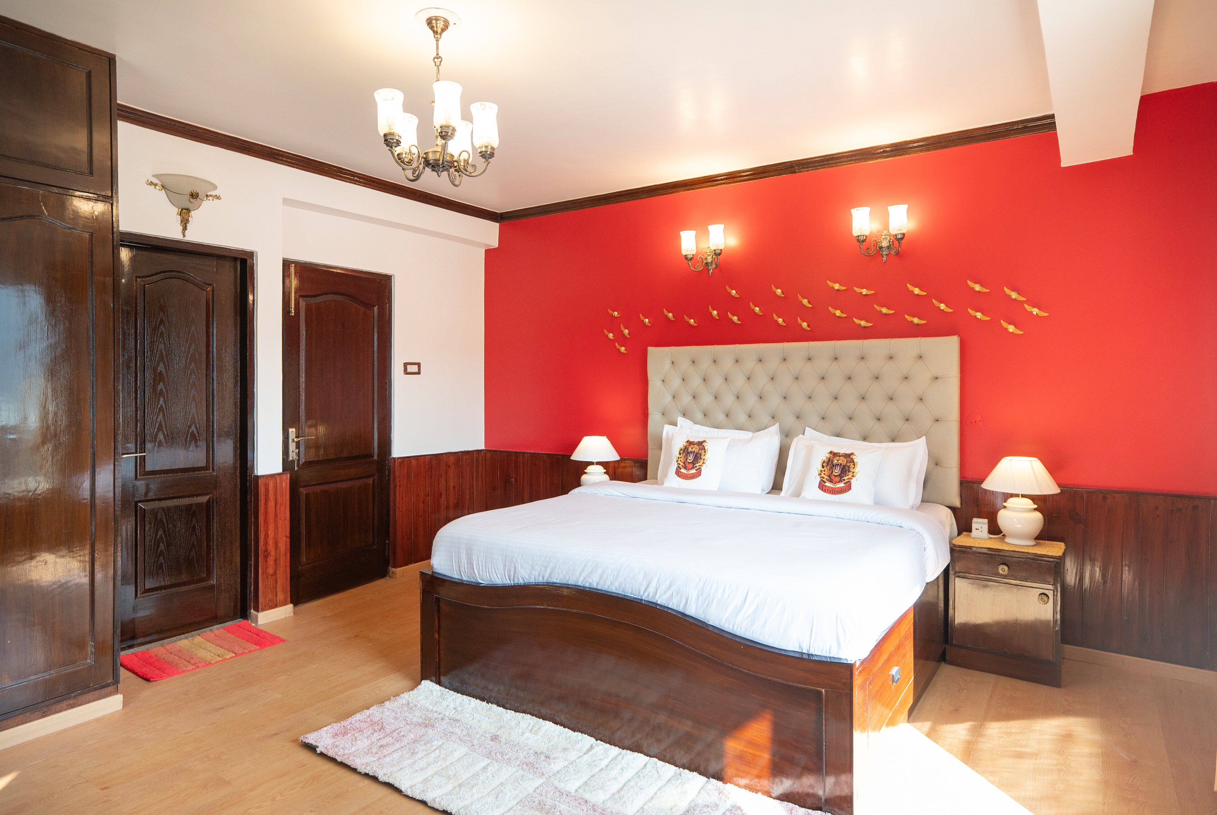 The Wizards Den - Tap to explore photos