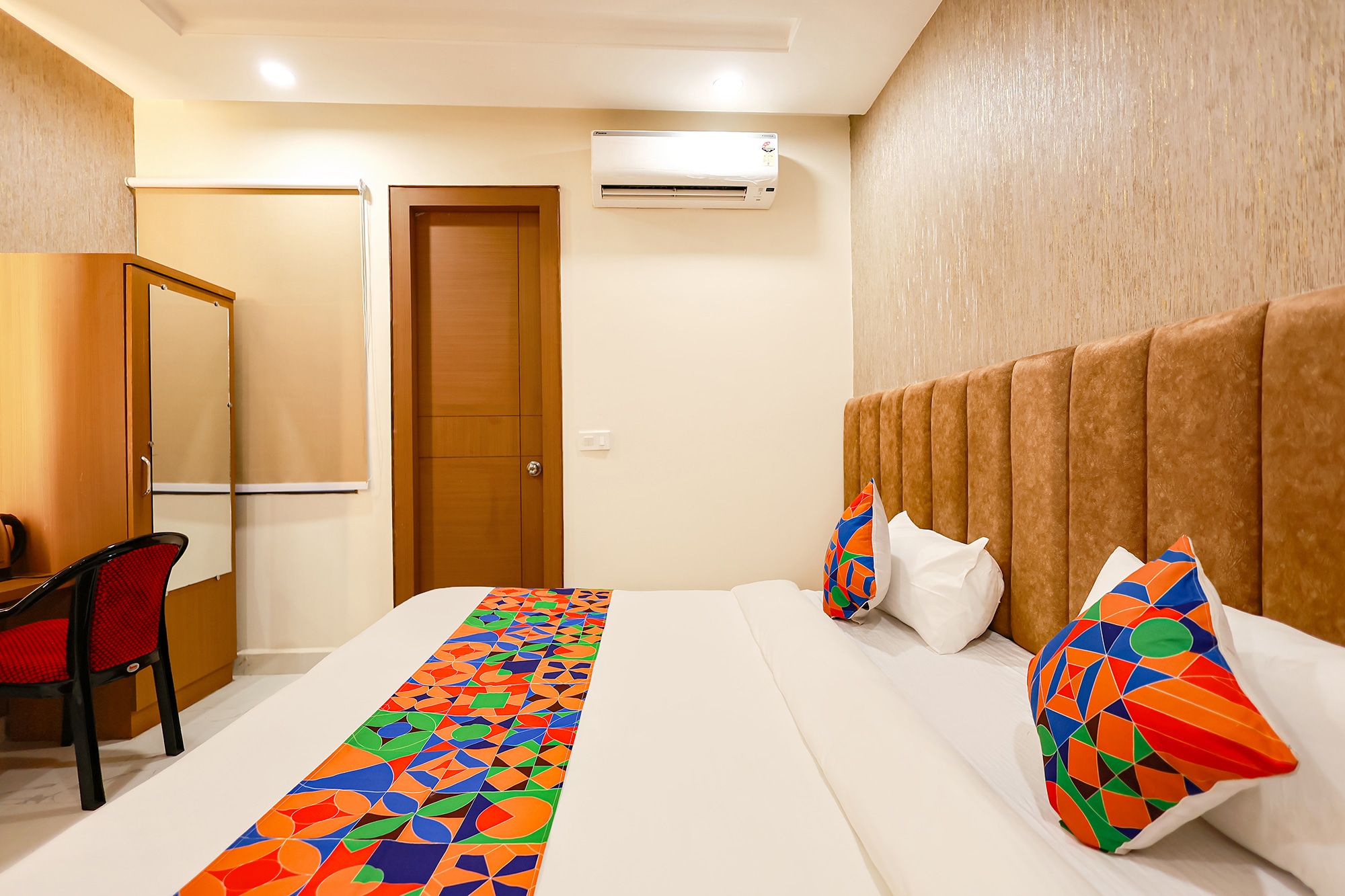 FabHotel Shree Priyasharnam - 500 m from prem mandir - Tap to explore photos