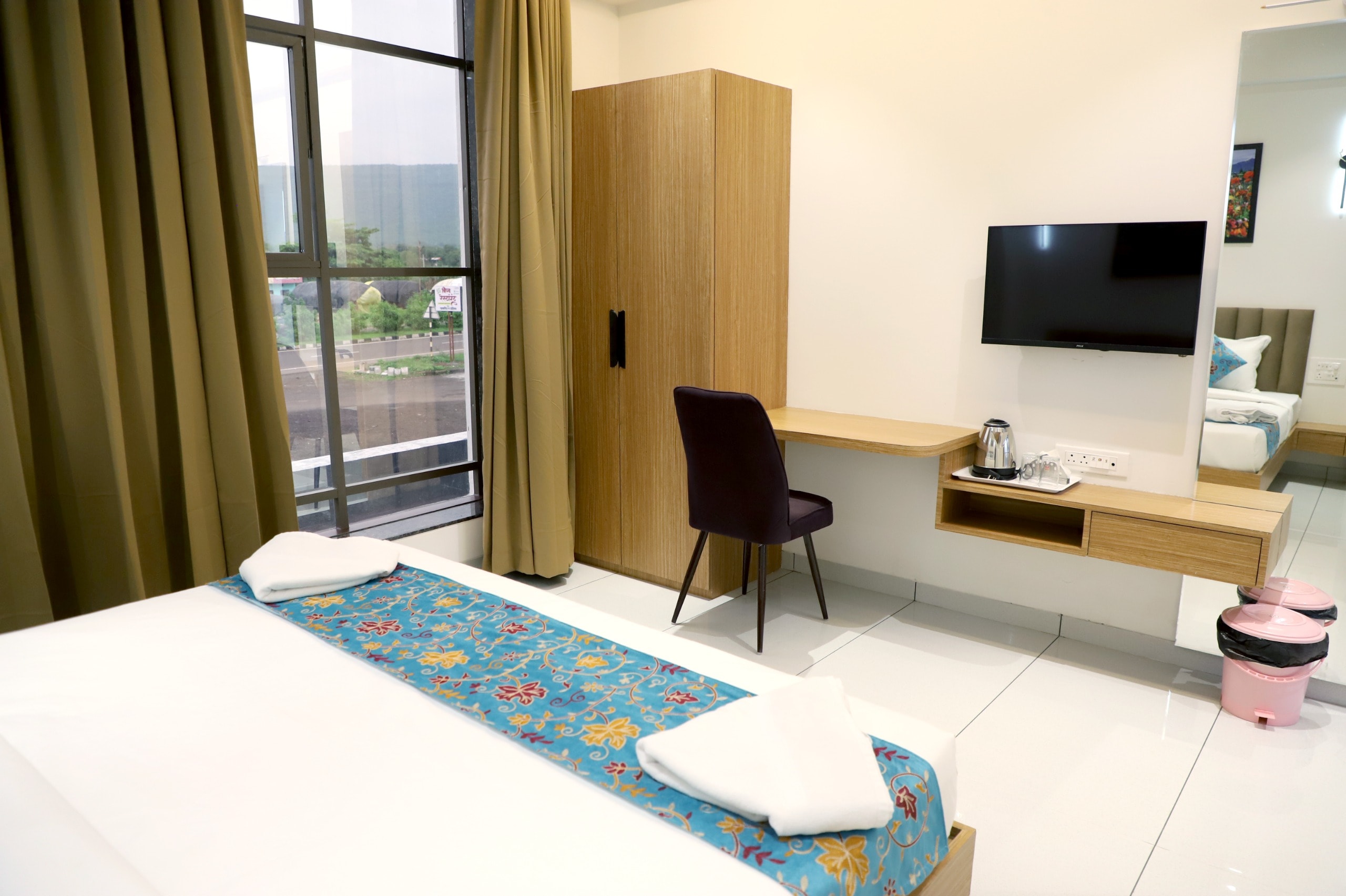 Hotel Ellora Pride - Tap to explore photos