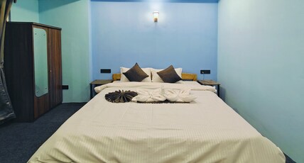SERENITY NEST LAVA Room Type - 102 Double Bed Common Balcony Room