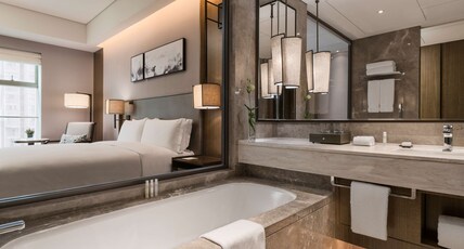 DoubleTree by Hilton Hotel Shiyan Room Type - KING EXECUTIVE ROOM