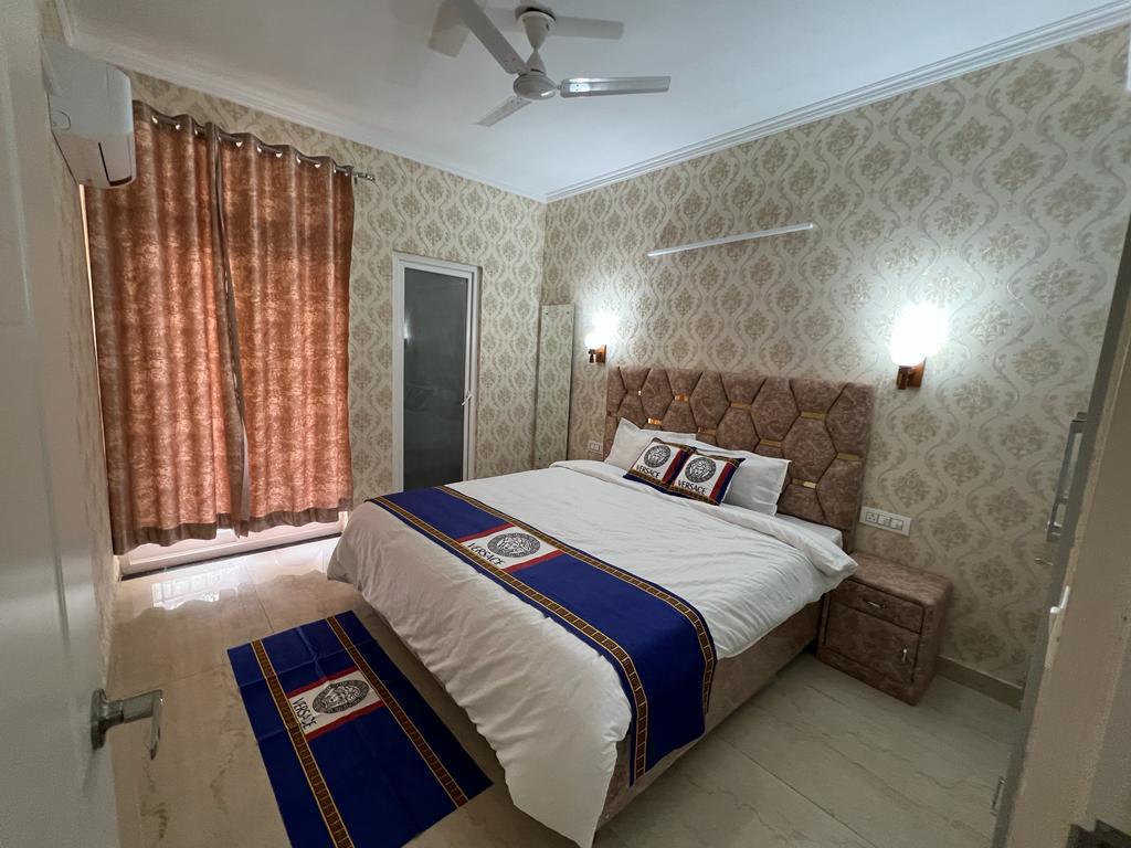 Stunning flat available for your stay - Tap to explore photos