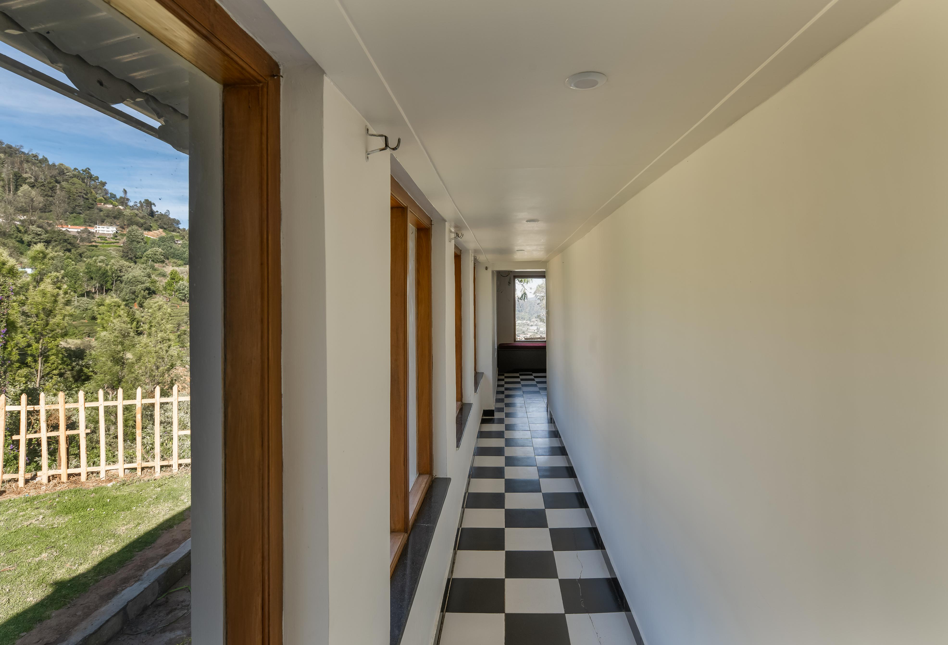 Hideaway Art Residency - Tap to explore photos
