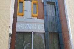 Hotel Rishabh & Banquet