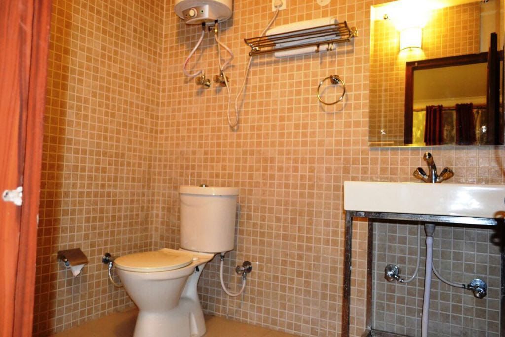 Xomotel Bungalow Krishanya | Rooms & Wi-Fi - Tap to explore photos