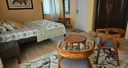 Gullu Kuku Homestay Room Type - Orange Room