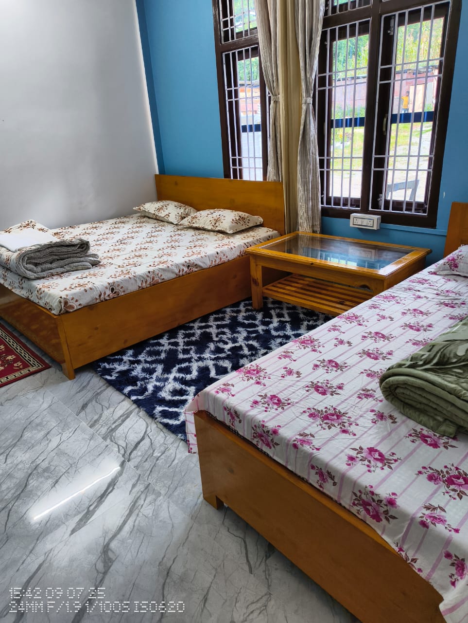 Komu's Homestay - Tap to explore photos