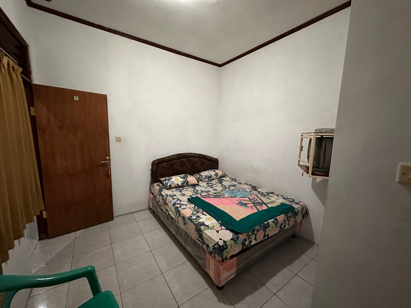 OYO 93128 Hotel Lamin 2 - Tap to explore photos