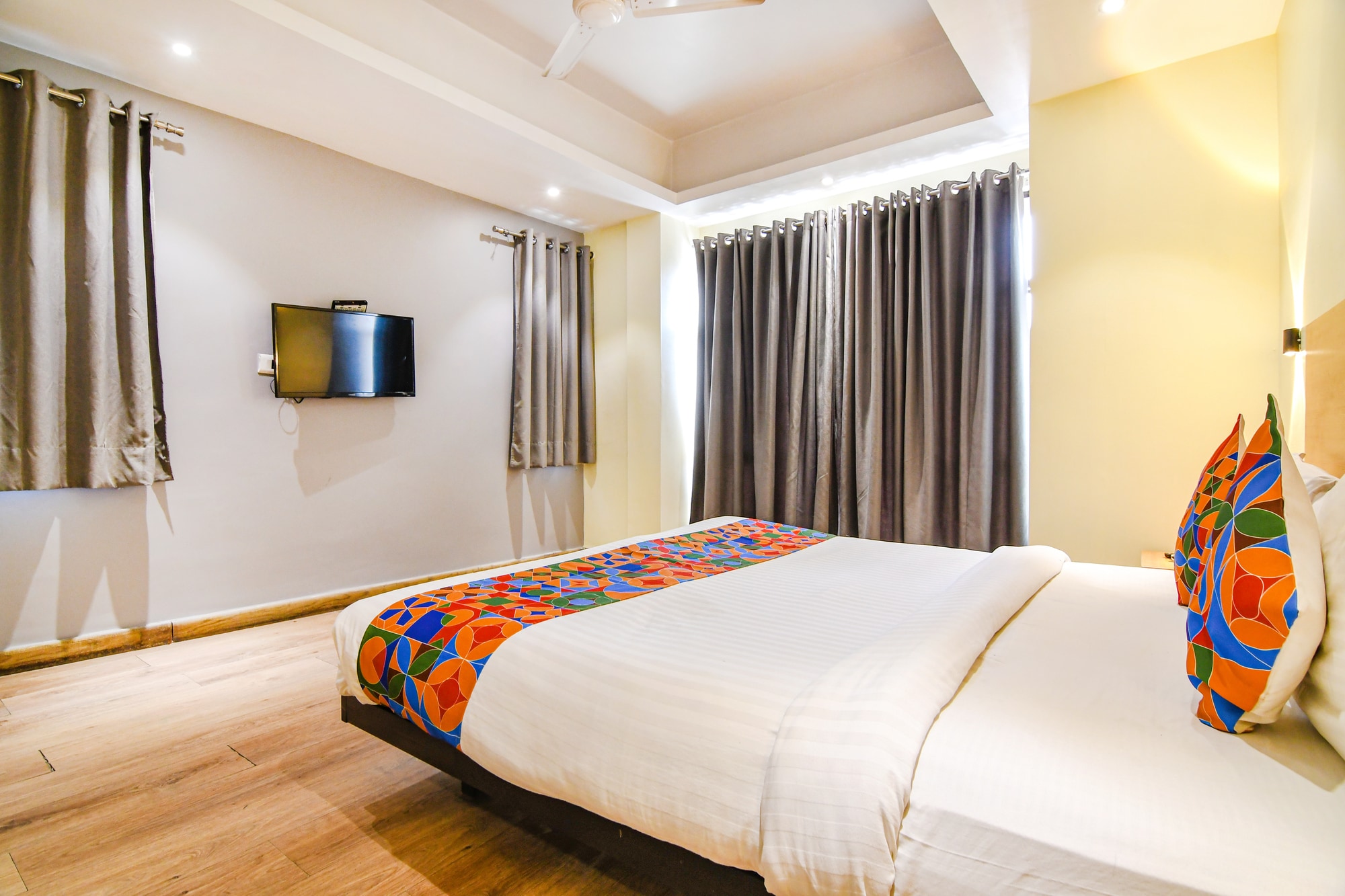 FabHotel Suncitel - 1 Km from Kolkata Airport - Tap to explore photos