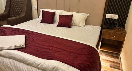 Hotel Gokulam Grand A/C Luxury Rooms Room Type - Deluxe Room King Bed