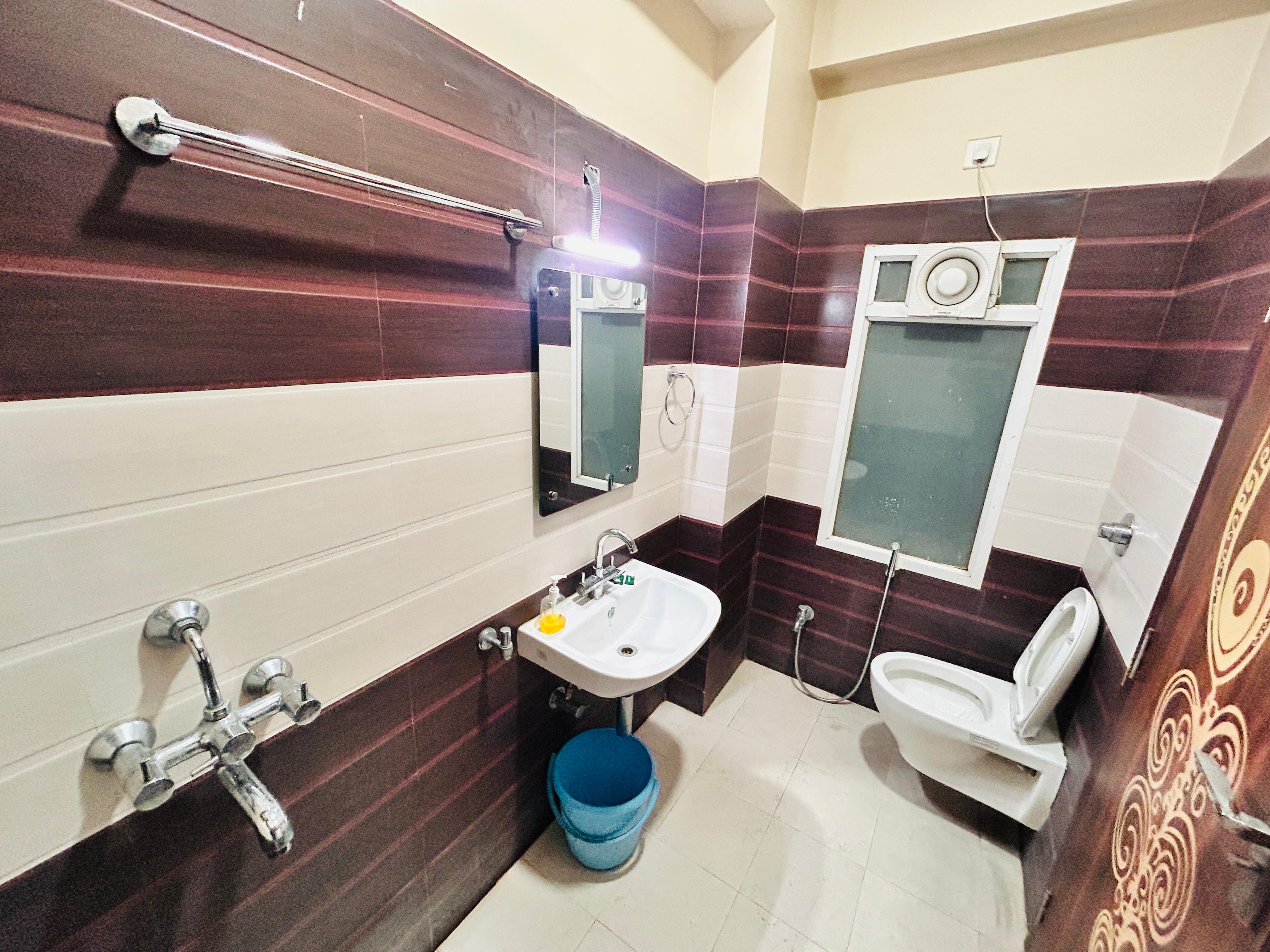 THE METROPOL HOTEL - Tap to explore photos