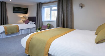 Best Western Compass Inn Room Type - 1 Double 1 Single, Non-Smoking, Family Room