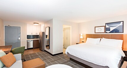 Staybridge Suites DENVER NORTH - THORNTON Room Type - 1 Kng Studio Suite Comm Access Roll Shwr
