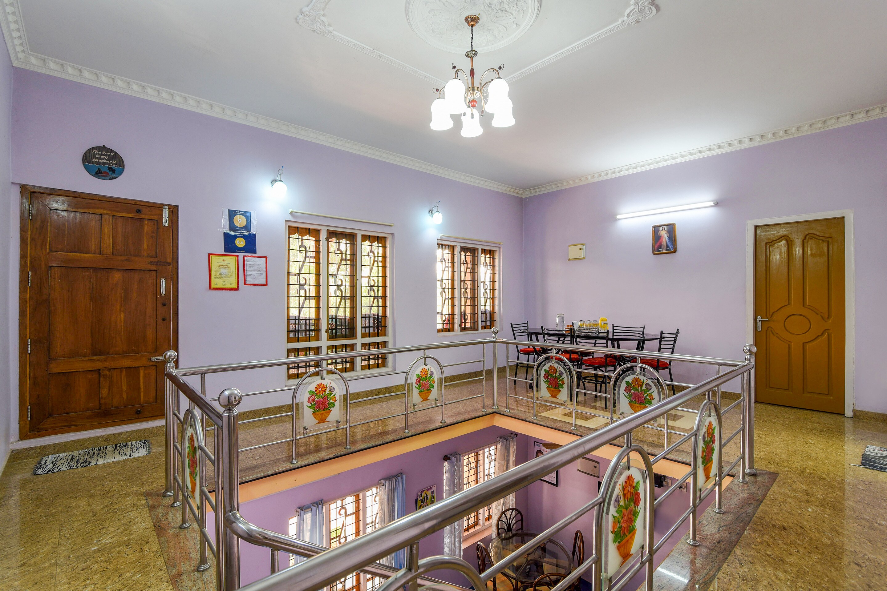 Bluemount Homestay-2 BHK Homestay - Tap to explore photos