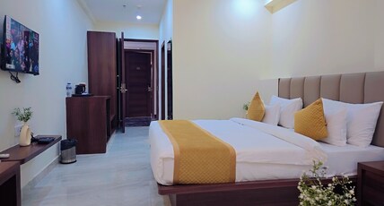 Hotel Harsh Vilas Room Type - Deluxe King Bed Room
