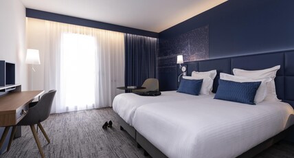 Mercure Toulon Seyne-sur-Mer Room Type - Standard Room with 2 single beds and Sofa