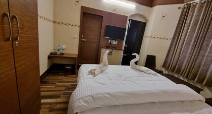 Hk grand inn Room Type - Deluxe Room