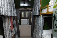 Shree Madhvam Hostel