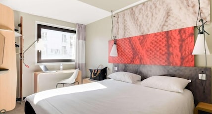 ibis Paris 17 Clichy-Batignolles (ex Berthier) Room Type - Standard Family Suite with 2 connecting rooms ibis Paris 17 Clichy-Batignolles (ex Berthier) Room Type - Standard Family Suite with 2 connecting rooms