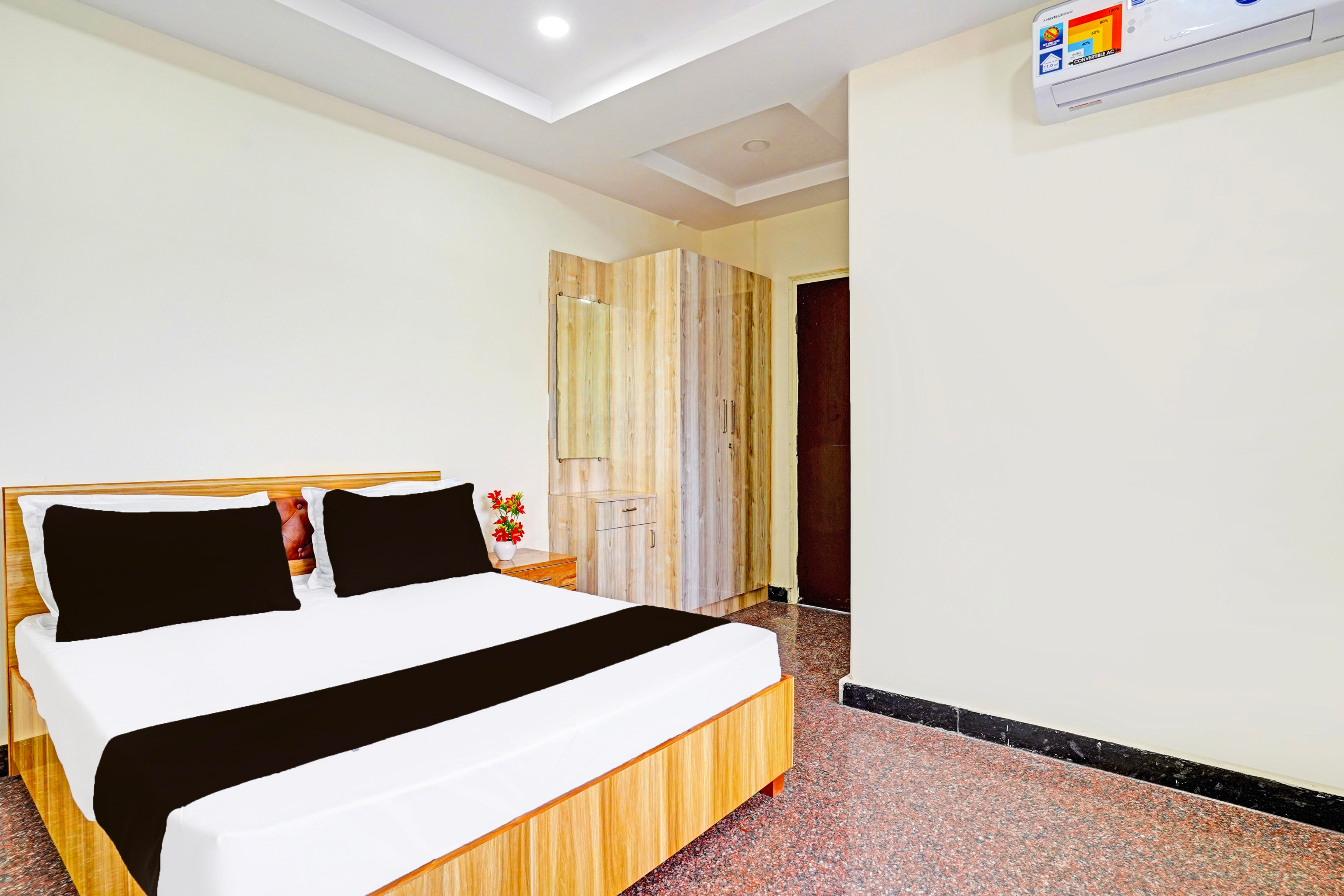 Hotel O AM GRAND RESIDENCY - Tap to explore photos