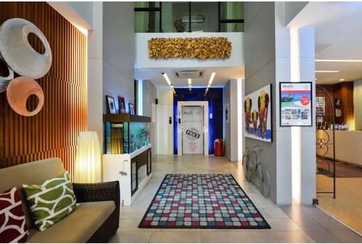 iCheck inn Gems Center Silom