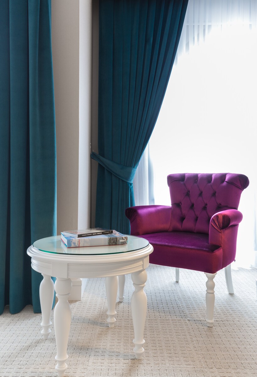 Metropolitan Hotels Taksim - Tap to explore photos
