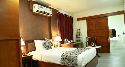 CEE CEE Tower Hotel Room Type - DELUXE ROOM AC