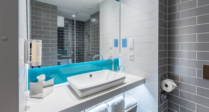 Holiday Inn Express Munich North, an IHG Hotel Room Type - 1 Queen Standard