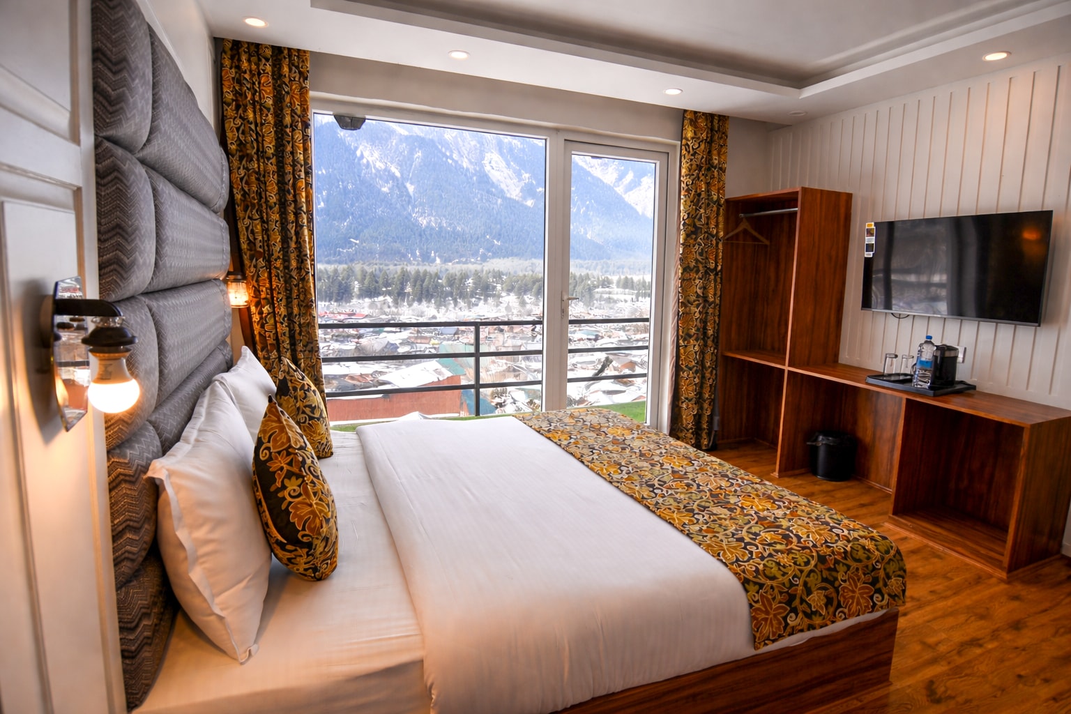 THE PAHALGAM BREEZE - Tap to explore photos