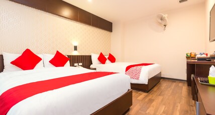 OYO 930 Thang Long Hotel Room Type - Superior Family Room