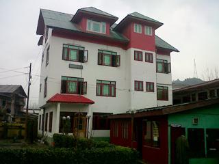 Hotel Royal Raj Palace - Tap to explore photos