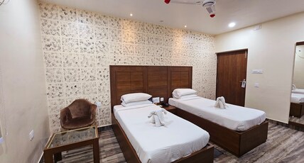 HOTEL STARWAY Room Type - SUPER DELUXE - TWIN BED