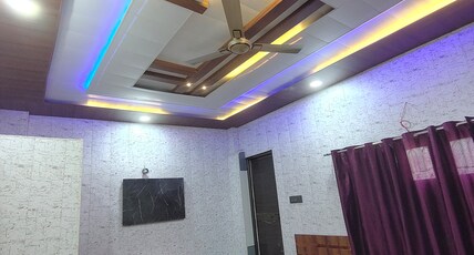 Raghunandan Home stay Room Type - Deluxe king