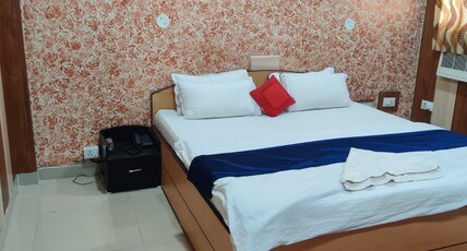 Hotel Shree Mata Sadan Amarkantak Room Type - Super Deluxe Room