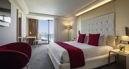 M Room Type - Executive King Sea View