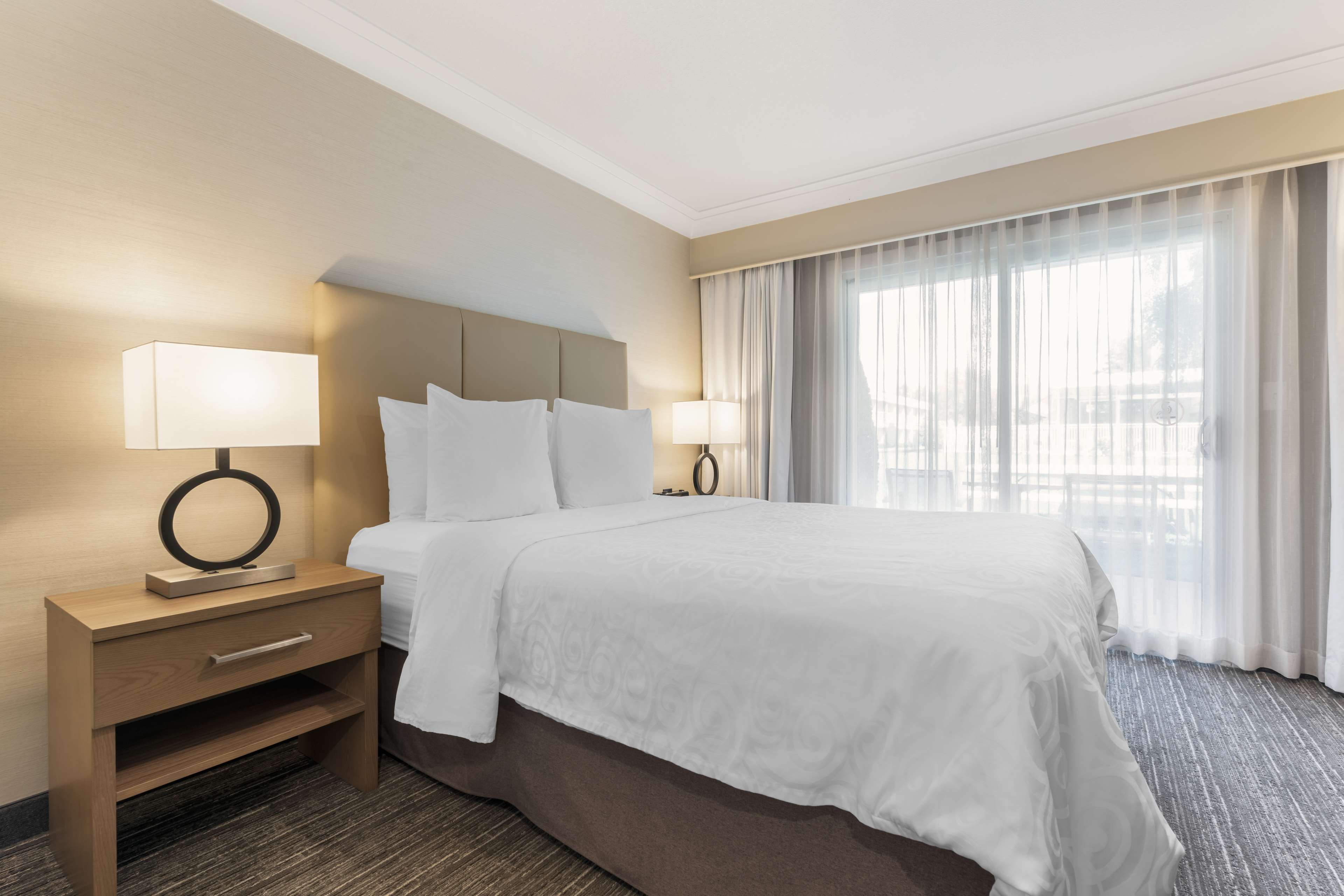 Best Western Plus Kelowna Hotel & Suites - Tap to explore photos