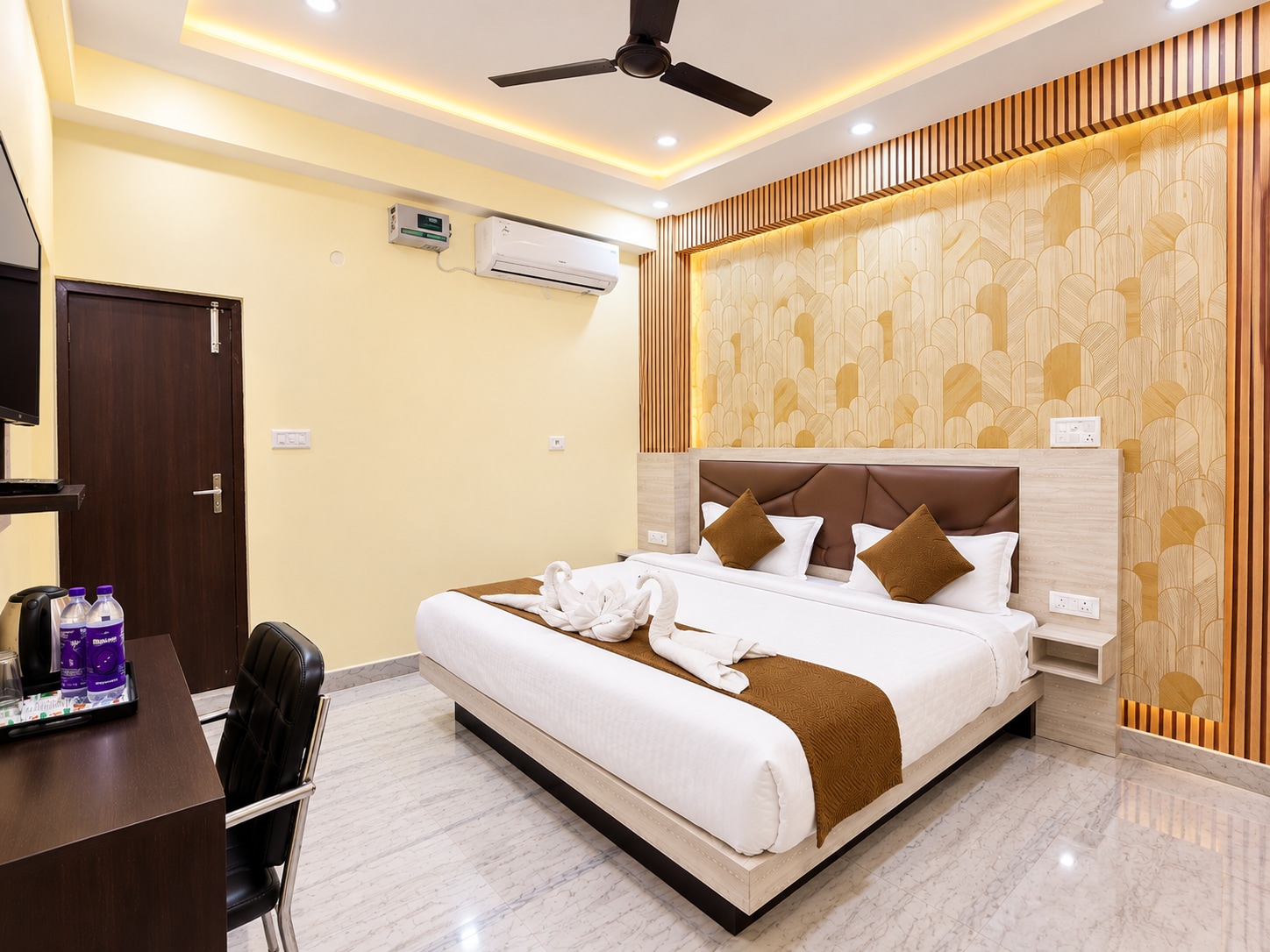HOTEL MAGADH CRYSTAL - Tap to explore photos