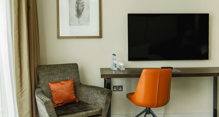 DoubleTree by Hilton Hotel London ExCel Room Type - QUEEN DELUXE RM W BALCONY