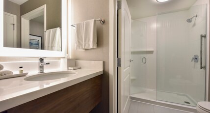 Staybridge Suites WATERLOO - ST. JACOBS AREA, an IHG hotel Room Type - 1 King Bed Studio Suite