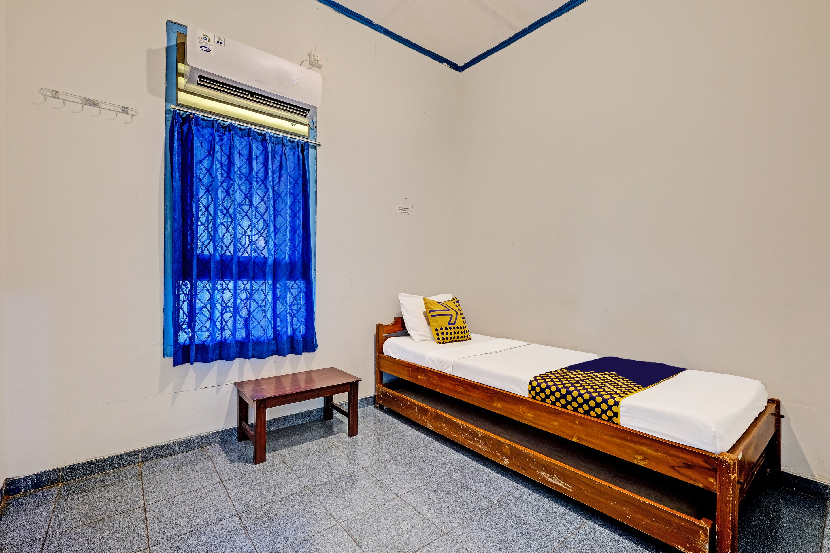Hotel O Omah Jm - Tap to explore photos