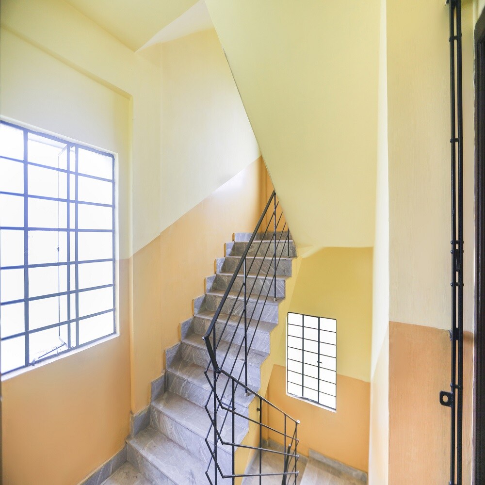 Convenient Stay - Tap to explore photos