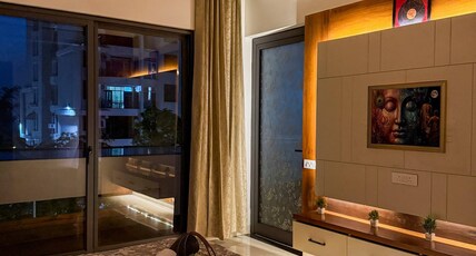 Nirvana Luxe | Most Serene Luxe Stay in Mohali Room Type - Master Bedroom 