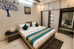 Home Stay Inn | 5 min from Sardar Vallabhbhai Patel International Airport